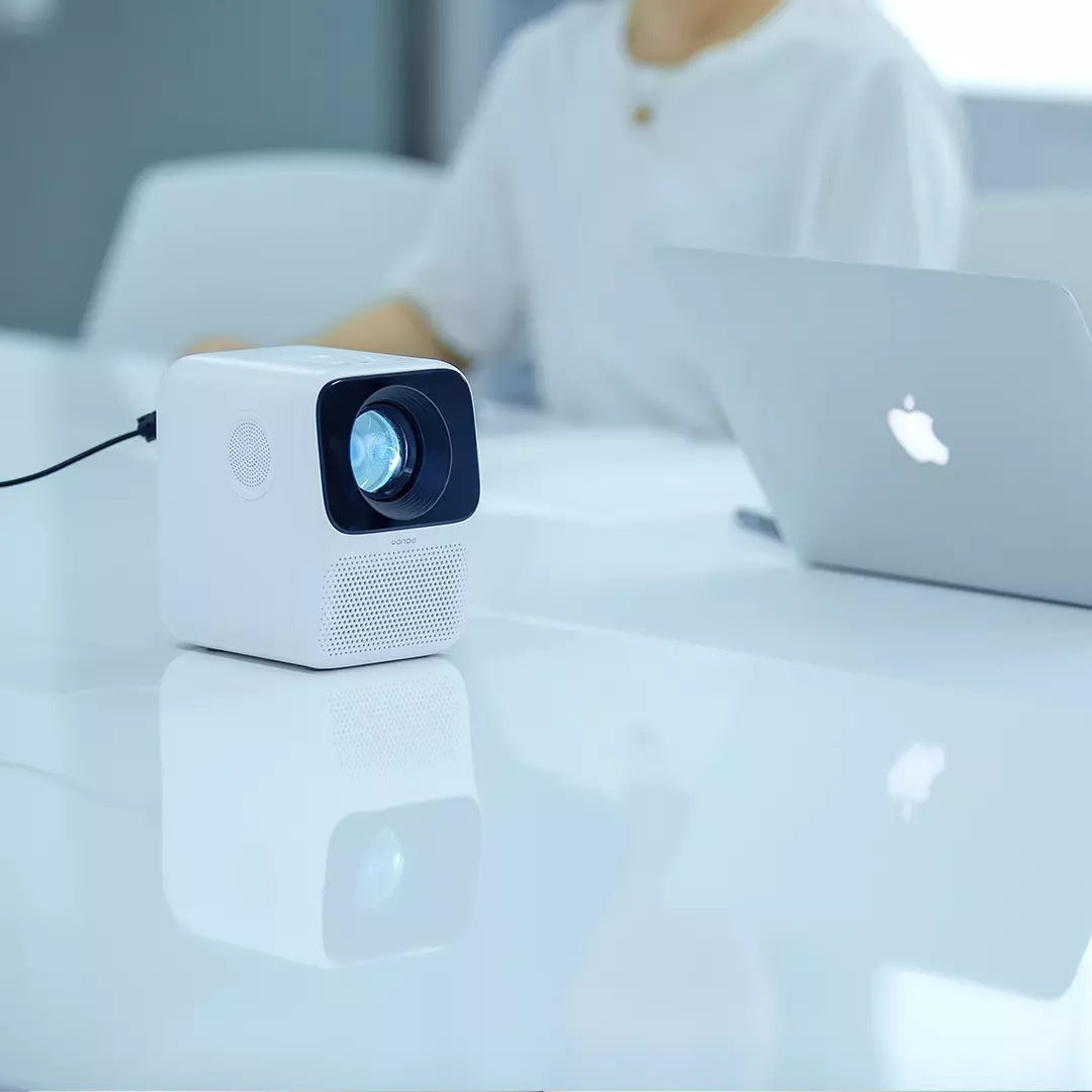 Liberfeels X  Wanbo Projector T2max-Free Home HD Small Portable Mini Projector